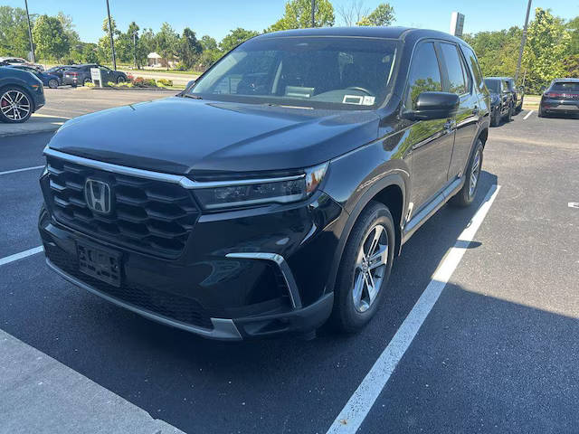 2023 Honda Pilot EX-L 8 Passenger AWD photo