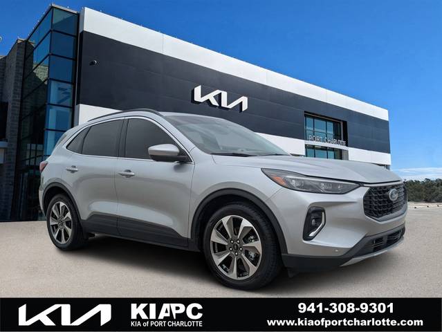 2023 Ford Escape Platinum FWD photo