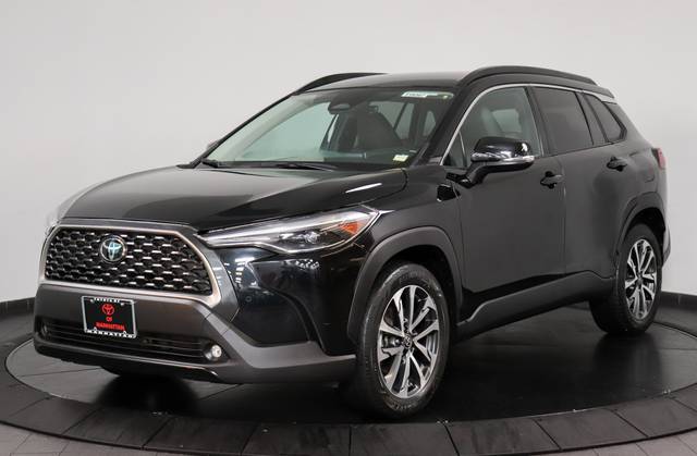 2023 Toyota Corolla Cross XLE AWD photo