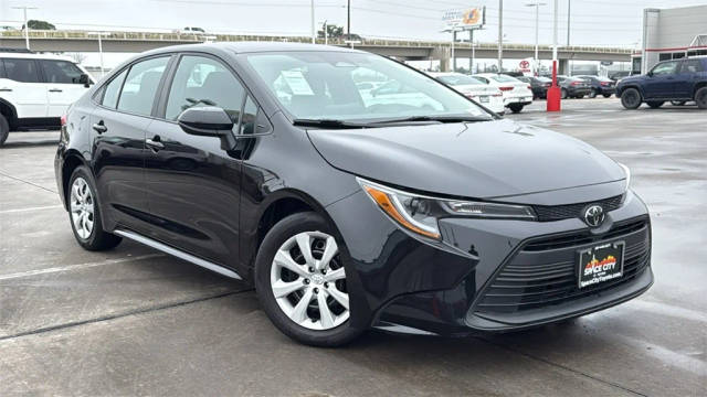 2023 Toyota Corolla LE FWD photo