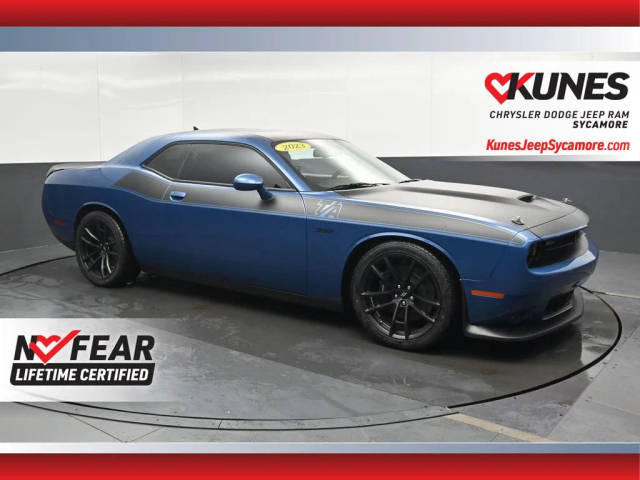 2023 Dodge Challenger R/T Scat Pack RWD photo