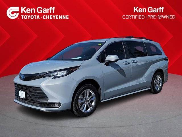 2023 Toyota Sienna Woodland Edition AWD photo