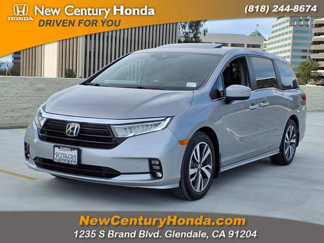 2023 Honda Odyssey Touring FWD photo