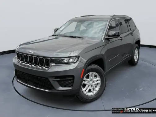 2023 Jeep Grand Cherokee Laredo 4WD photo