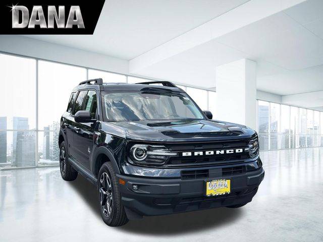 2023 Ford Bronco Sport Outer Banks 4WD photo
