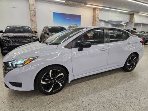 2023 Nissan Versa SR FWD photo