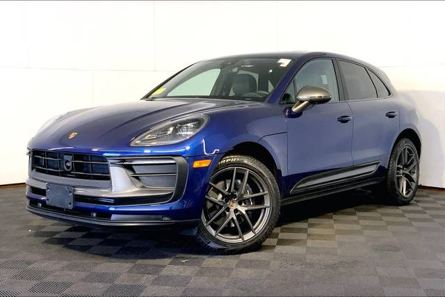 2023 Porsche Macan T AWD photo