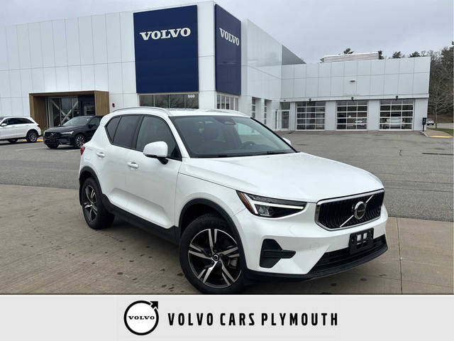 2023 Volvo XC40 Core AWD photo