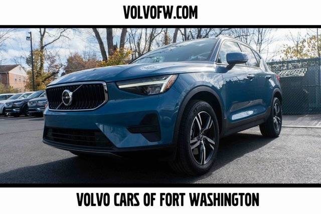 2023 Volvo XC40 Core AWD photo