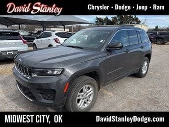 2023 Jeep Grand Cherokee Laredo RWD photo