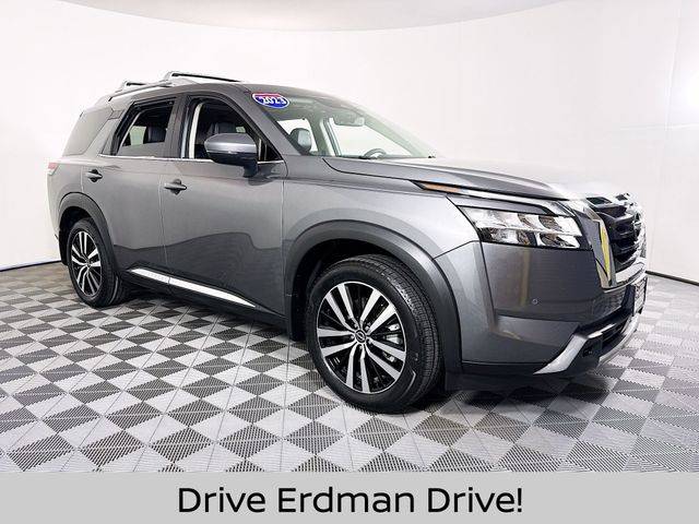 2023 Nissan Pathfinder Platinum 4WD photo