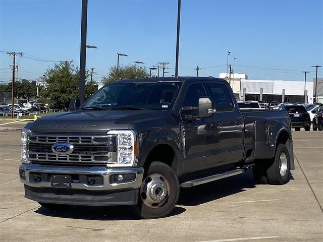 2023 Ford F-350 Super Duty XLT 4WD photo