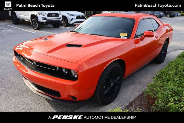 2023 Dodge Challenger SXT AWD photo