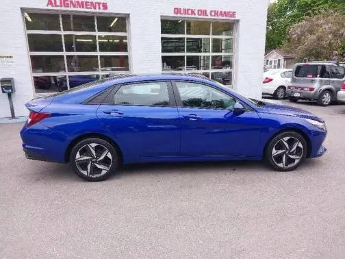 2023 Hyundai Elantra SEL FWD photo