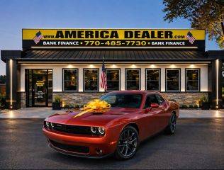 2023 Dodge Challenger SXT RWD photo