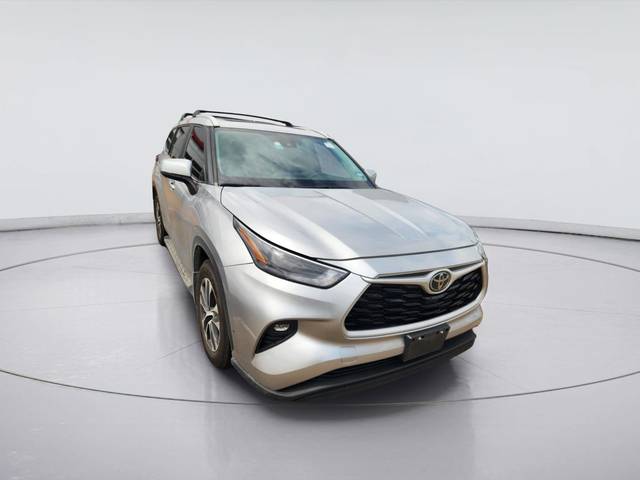 2023 Toyota Highlander XLE FWD photo