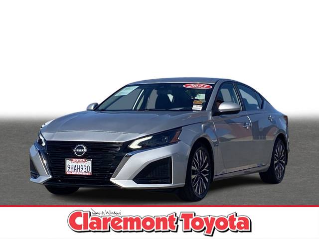 2023 Nissan Altima 2.5 SV FWD photo