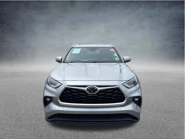 2022 Toyota Highlander XLE FWD photo