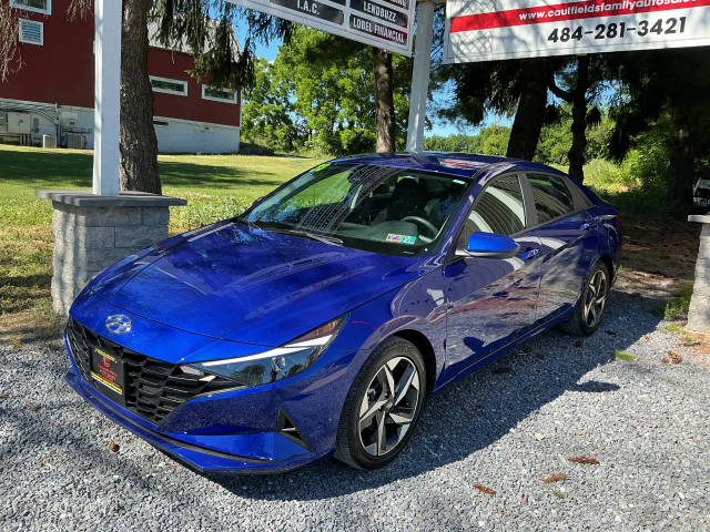 2023 Hyundai Elantra SEL FWD photo