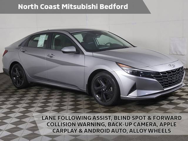 2023 Hyundai Elantra SEL FWD photo