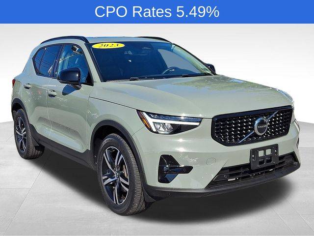 2023 Volvo XC40 Plus Dark Theme AWD photo