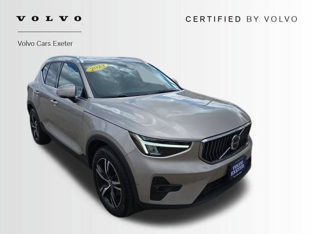 2023 Volvo XC40 Plus Bright Theme AWD photo