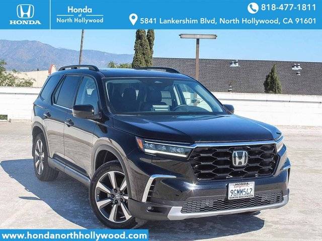 2023 Honda Pilot Touring FWD photo