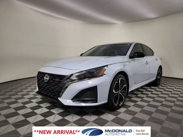 2023 Nissan Altima 2.5 SR AWD photo