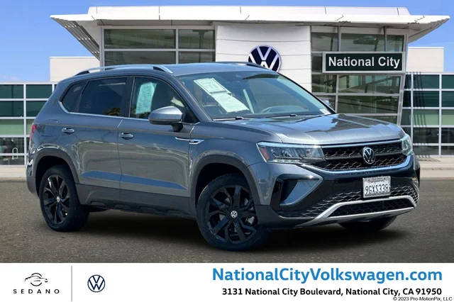2023 Volkswagen Taos SE FWD photo