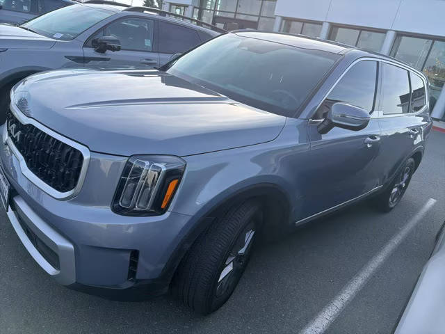 2023 Kia Telluride LX FWD photo