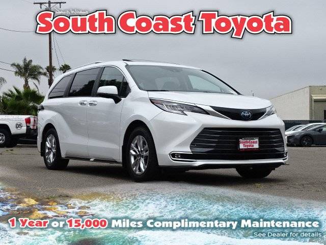 2023 Toyota Sienna Limited AWD photo