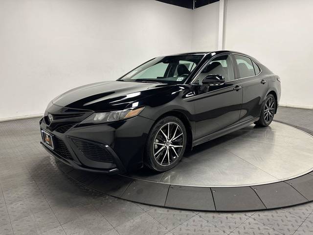 2023 Toyota Camry SE AWD photo