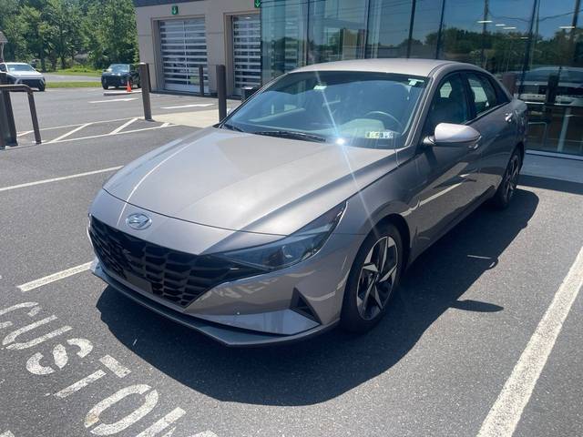2023 Hyundai Elantra SEL FWD photo
