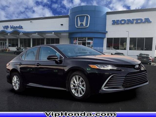 2023 Toyota Camry LE FWD photo