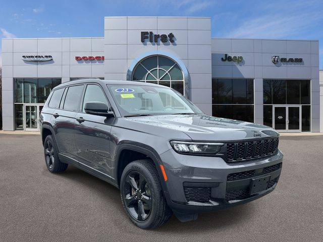 2023 Jeep Grand Cherokee L Altitude 4WD photo