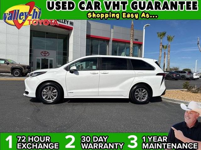 2021 Toyota Sienna LE FWD photo