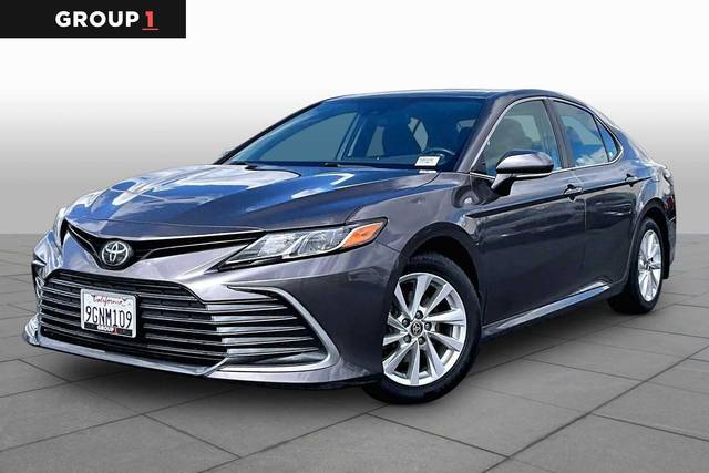 2023 Toyota Camry LE FWD photo