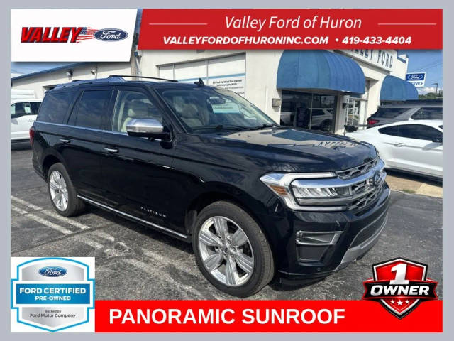 2023 Ford Expedition Platinum 4WD photo