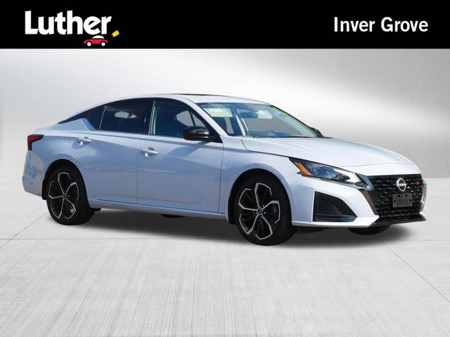 2023 Nissan Altima 2.5 SR AWD photo