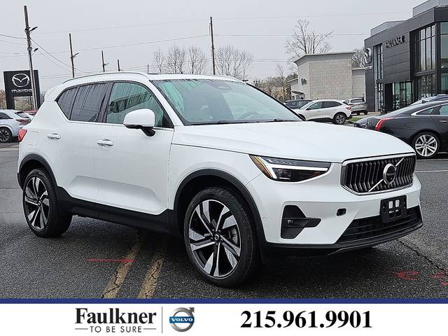 2023 Volvo XC40 Ultimate Bright Theme AWD photo
