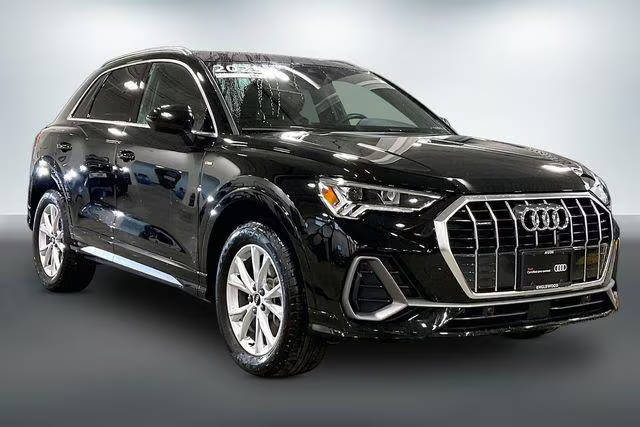 2023 Audi Q3 S line Premium AWD photo