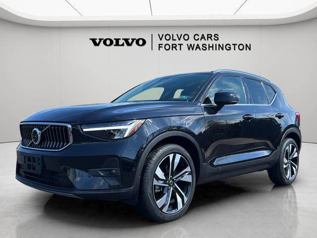 2023 Volvo XC40 Plus Bright Theme AWD photo