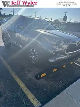 2023 Toyota Highlander XLE AWD photo