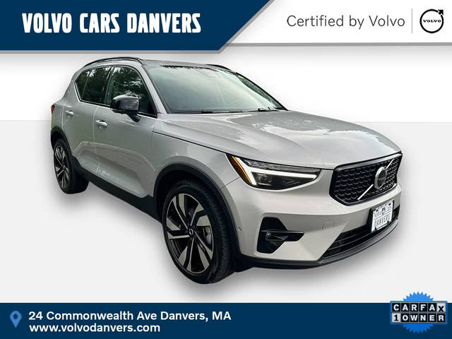 2023 Volvo XC40 Ultimate Dark Theme AWD photo