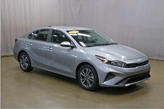 2023 Kia Forte LXS FWD photo