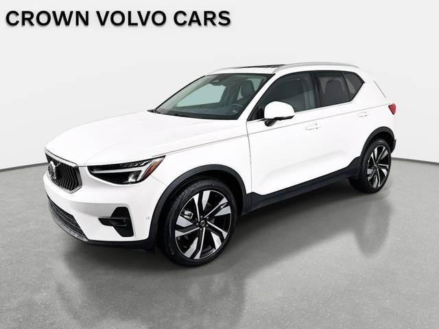 2023 Volvo XC40 Plus Bright Theme AWD photo