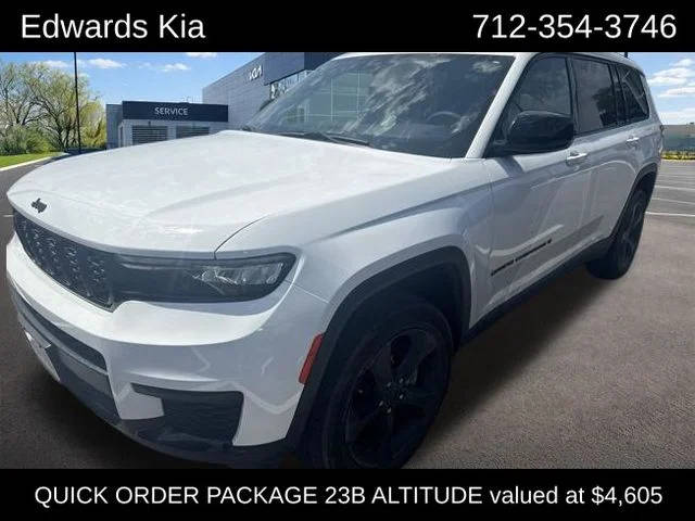 2023 Jeep Grand Cherokee L Altitude 4WD photo