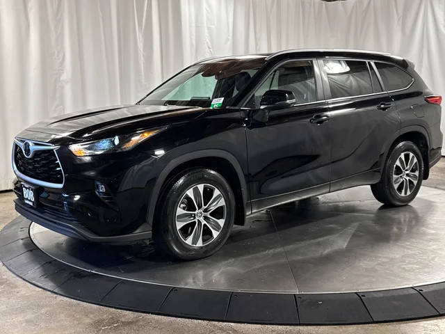 2023 Toyota Highlander XLE AWD photo