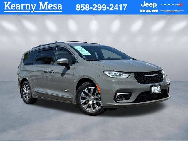 2023 Chrysler Pacifica Minivan Hybrid Pinnacle FWD photo