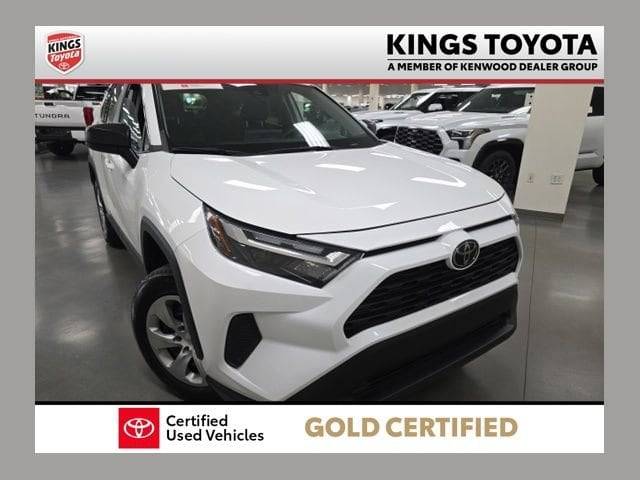 2023 Toyota RAV4 LE FWD photo